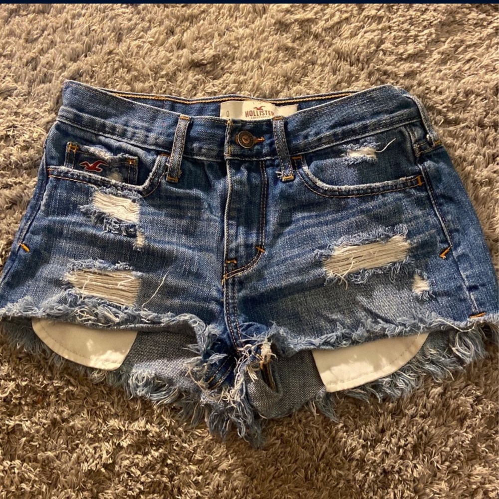 HOLLISTER BOOTY SHORTS